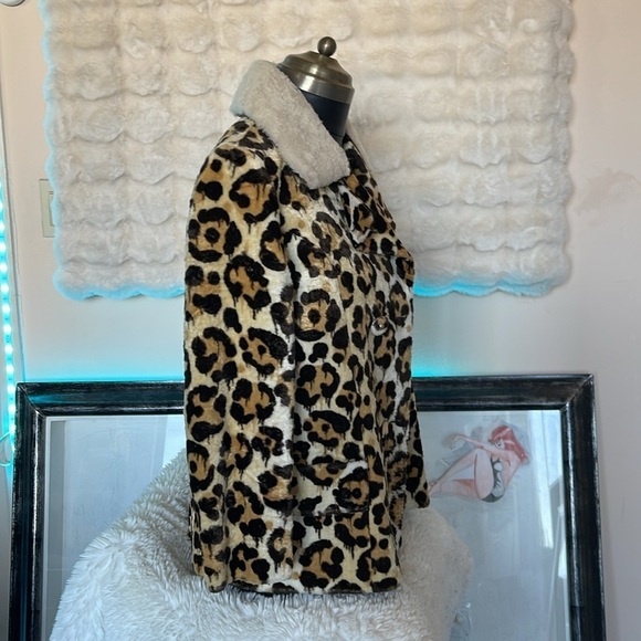Coach  faux fur leopard spotted jacket with real shearling collar NWT brand new - Picture 6 of 12